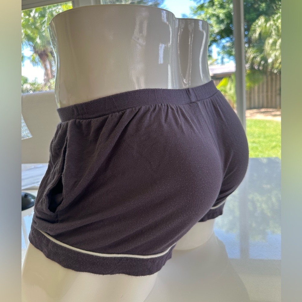 Ladies shorts 🩳 - Picture 5 of 10